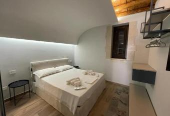 Suite Amalfitania allows 18 year olds to book a room