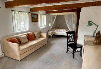 Enghaveg  rd allows 18 year olds to book a room