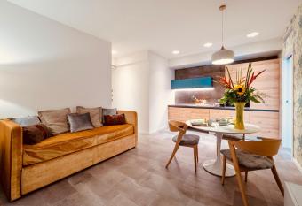 Venice Green Residence has Balcony rooms