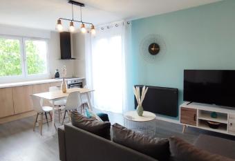 Scandy Appart - T2 cosy tout confort, balcon parking, vue has Balcony rooms