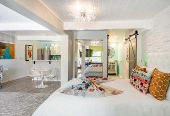 Mid-Century Luxury Suite - Marin Stay Near Sf, Napa & Sonoma allows 18 year olds to book a room