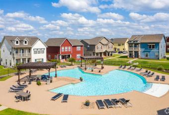 Quaint 2BD/ 2BA Stillwater Apartments allows 18 year olds to book a room