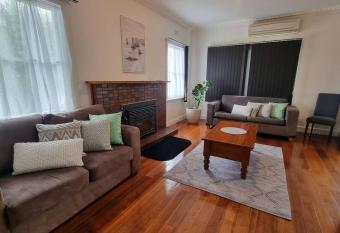 3 bedroom Art Deco home with modern features allows 18 year olds to book a room