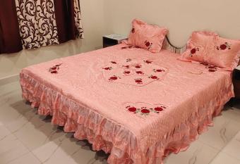 OYO Home 92929 Kash Home Stay allows 18 year olds to book a room