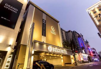 Incheon BoscoHotel allows 18 year olds to book a room