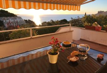 Apartamento con grandes vistas y mucha tranquilidad has Balcony rooms