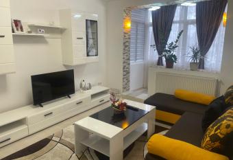 Apartament incantator allows 18 year olds to book a room