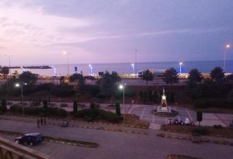 Arakl   merkez has Balcony rooms