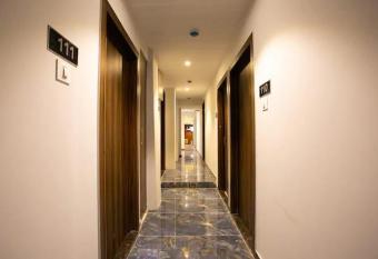 HOTEL ASTROS has Smoking rooms