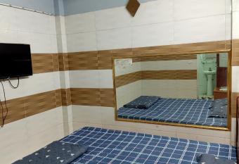 Nh   Ngh    Tr     ng Th    has Smoking rooms