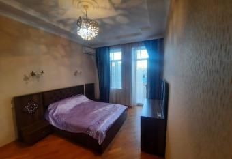 apartament naxcivani street has Balcony rooms