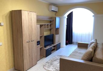 Apartament curat in centru Str. Gagarina 1 allows 18 year olds to book a room