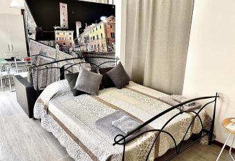 10mt dal Duomo Ca del Duomo has Balcony rooms