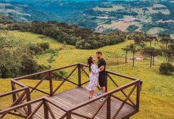 S  tio Recanto Azul has rooms with a private hot tub