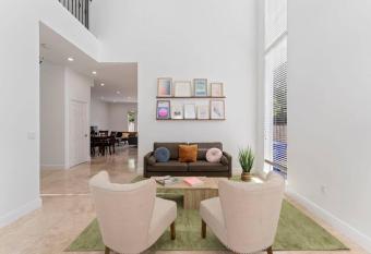 Casa Michael Large 4 bedroom townhouse has Balcony rooms