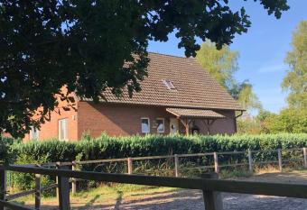 Charmantes Bed & Breakfast in Luhm  hlen allows 18 year olds to book a room