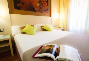 Hotel Condes de Haro allows 18 year olds to book a room