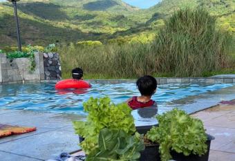 Casita Blanca Jala-Jala - Tiny House & Farm Stay has Balcony rooms