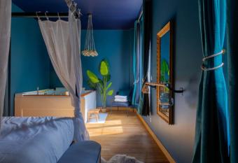 Escape Love allows 18 year olds to book a room