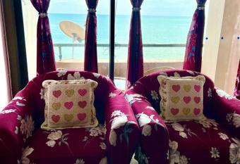 PD VIP SEAVIEW w Wifi n Smart TV has Balcony rooms