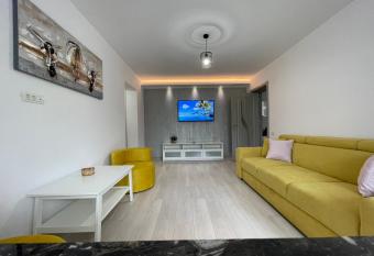 Robert   s Apartament 2 has Balcony rooms