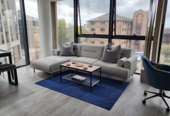 Imperial Stays - Southampton Ocean Village - WiFi has Balcony rooms