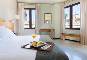 Eurostars Maimonides has Balcony rooms