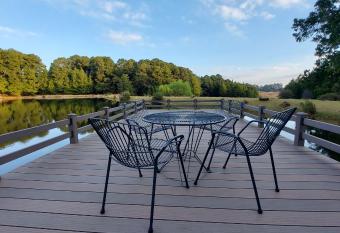Lake House has Balcony rooms