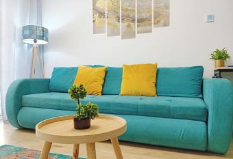 SUNSHINE - New & Quiet 1BR Apt, Business area, close to Airport, Highway A3, Subway has rooms with a private hot tub