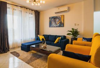 Vete a Casa, East Airport has Balcony rooms