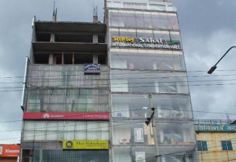 Hotel Singapore Mirpur 10 allows 18 year olds to book a room