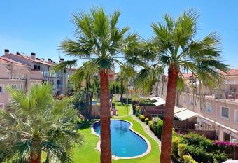 Cheerful Townhouse Center Sitges 5 bedrooms Pool and Terrace - Options to rent the Whole Villa or Separate Rooms has Balcony rooms