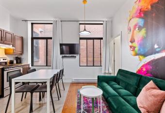 The Artsy Suite + Free Parking allows 18 year olds to book a room