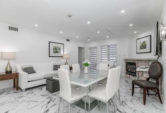 Carriage Hills Retreat Rental has Balcony rooms