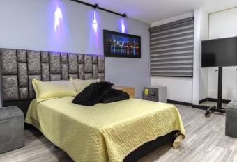 BLUE HOUSE BELEN SAN BERNARDO has Smoking/Balcony rooms