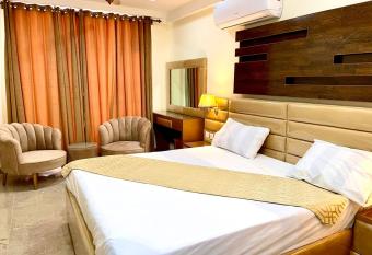 Hotel H6 has Balcony rooms