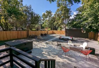 Historic Villa + 1min from Plaza District + Hot Tub + Pool Table + Friendly has Balcony rooms