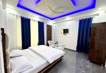 Miles homestay has Balcony rooms