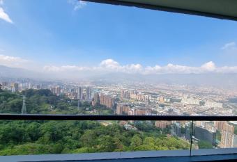 Incre  ble Apartamento moderno minimalista en el piso 24, con impresionante vista a toda la ciudad. has Balcony rooms