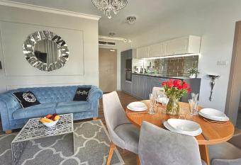 Apartament Luxury 5 M  rz has Balcony rooms