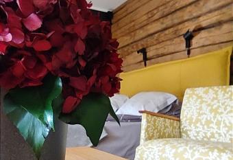 Arte Golf Apartment has Balcony rooms