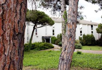 Motel Punt 14 allows 18 year olds to book a room