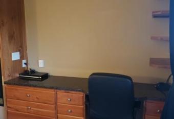 Woodhill Way has Balcony rooms