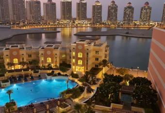 Apartment at the Pearl has Balcony rooms