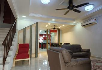 Elvy Homestay Saujana Rawang has Balcony rooms