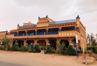 Hotel Restaurant Hollywood Africa allows 18 year olds to book a room