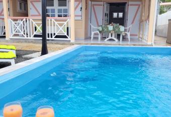 La Maison du P  cheur 97280 has Balcony rooms