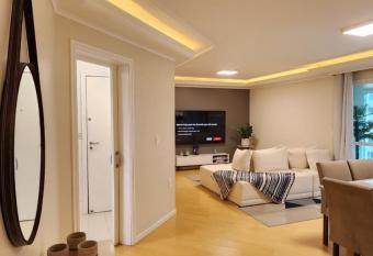 Apartamento Central em Balneario Cambori   allows 18 year olds to book a room