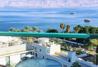 Tiberias Suite has Balcony rooms