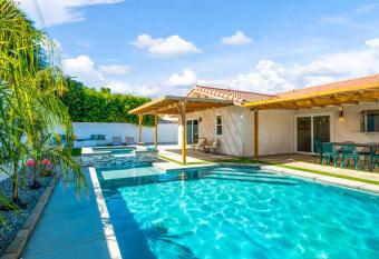 Newly Remodeled Pool Paradise has Balcony rooms